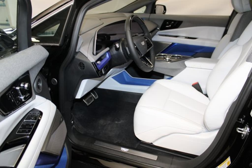 New 2026 CADILLAC OPTIQ Luxury SUV