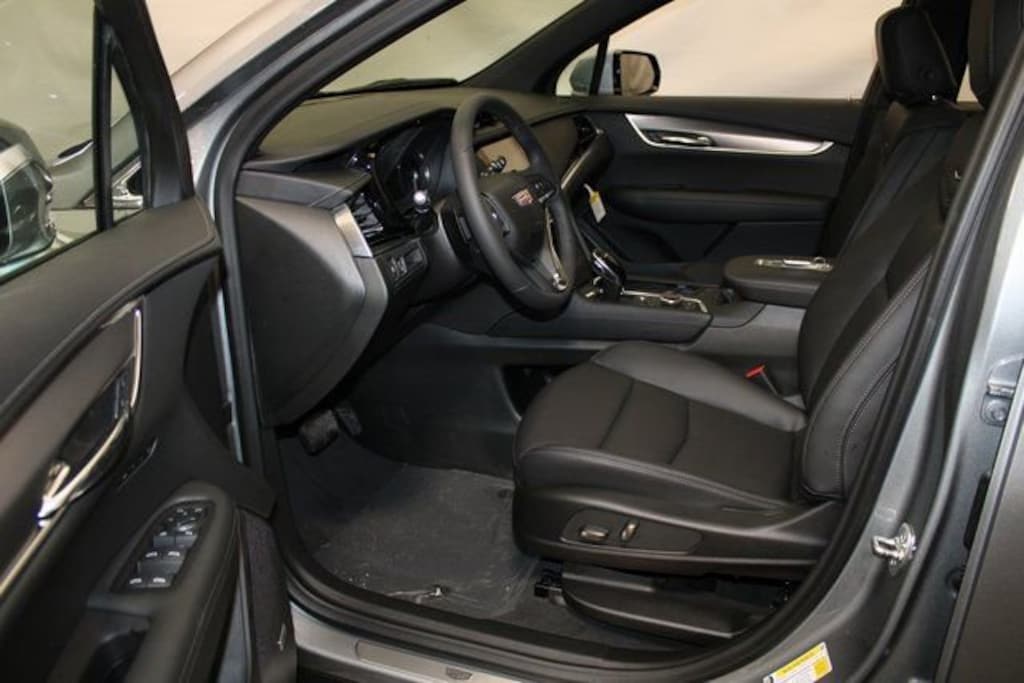 New 2025 CADILLAC XT6 Luxury SUV