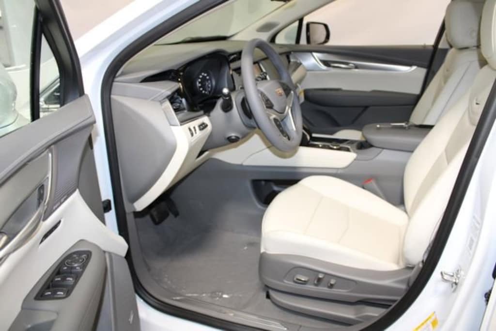 New 2026 CADILLAC XT5 Premium Luxury SUV