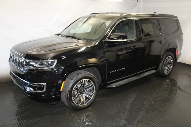 2025 Jeep Wagoneer photo 2