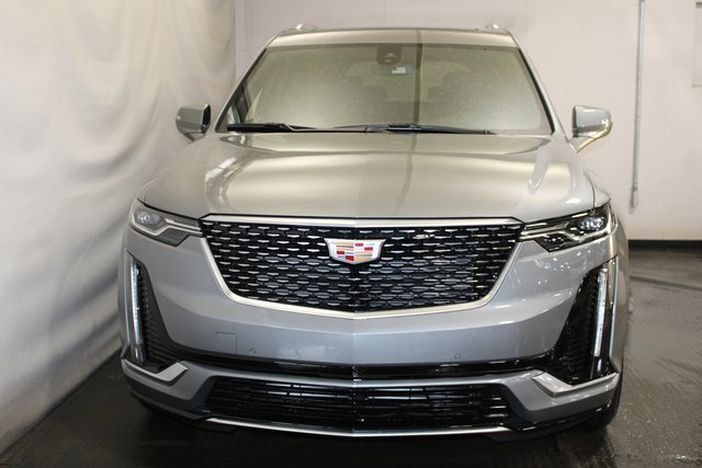 2025 Cadillac XT6 Luxury photo 3