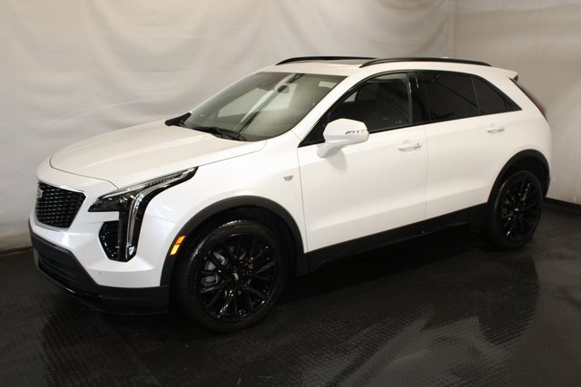 2023 Cadillac XT4 Sport photo 2