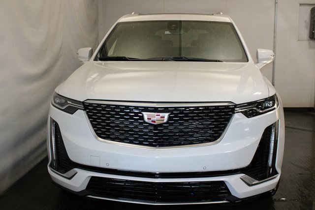2025 Cadillac XT6 Luxury photo 3