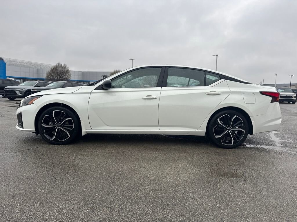 Used 2023 Nissan Altima 2.5 SR