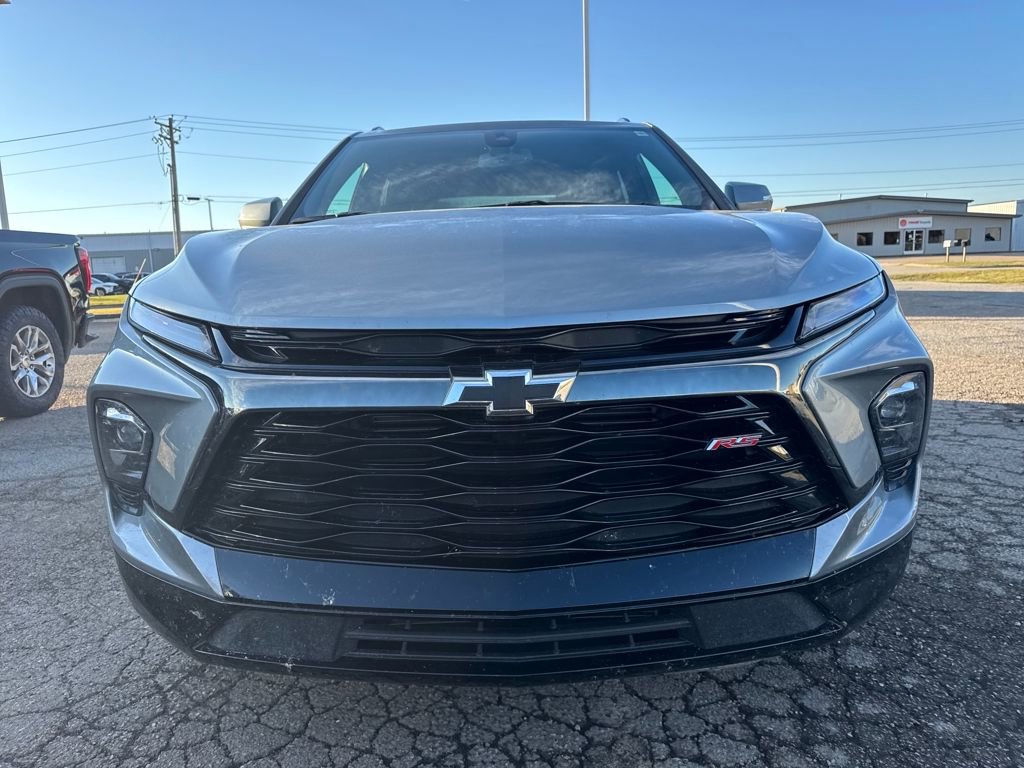 2025 Chevrolet Blazer RS photo 2