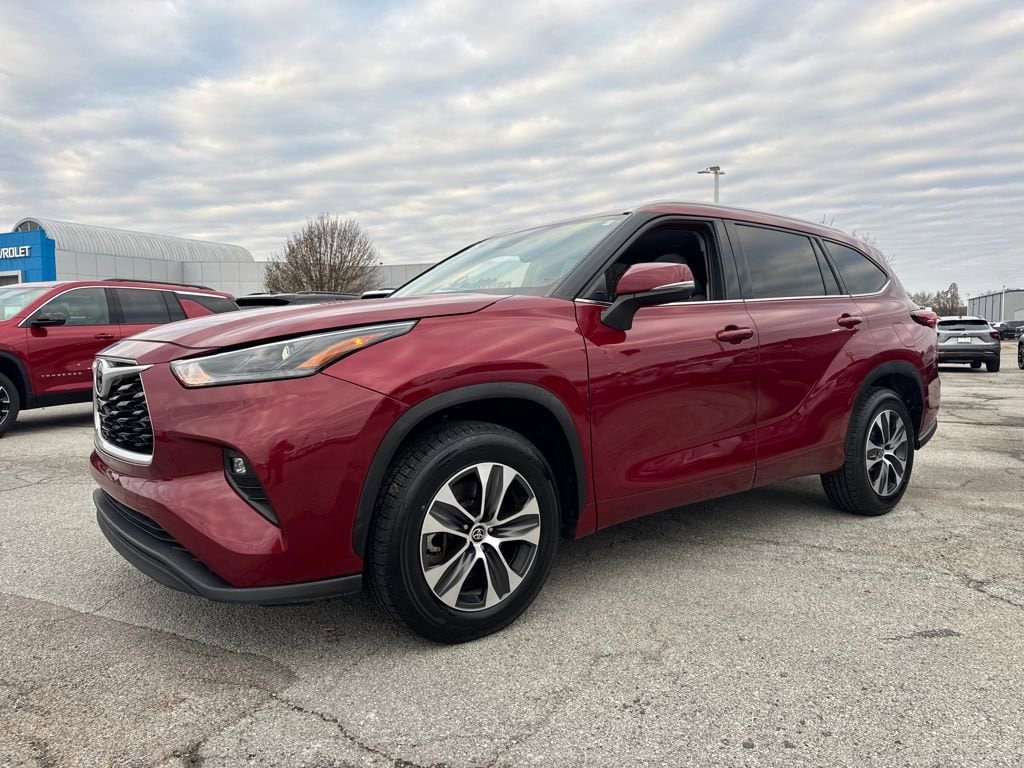 2022 Toyota Highlander XLE's photo