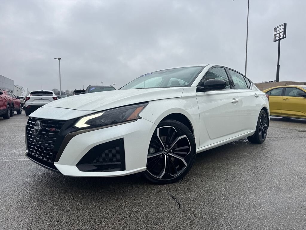 Used 2023 Nissan Altima 2.5 SR