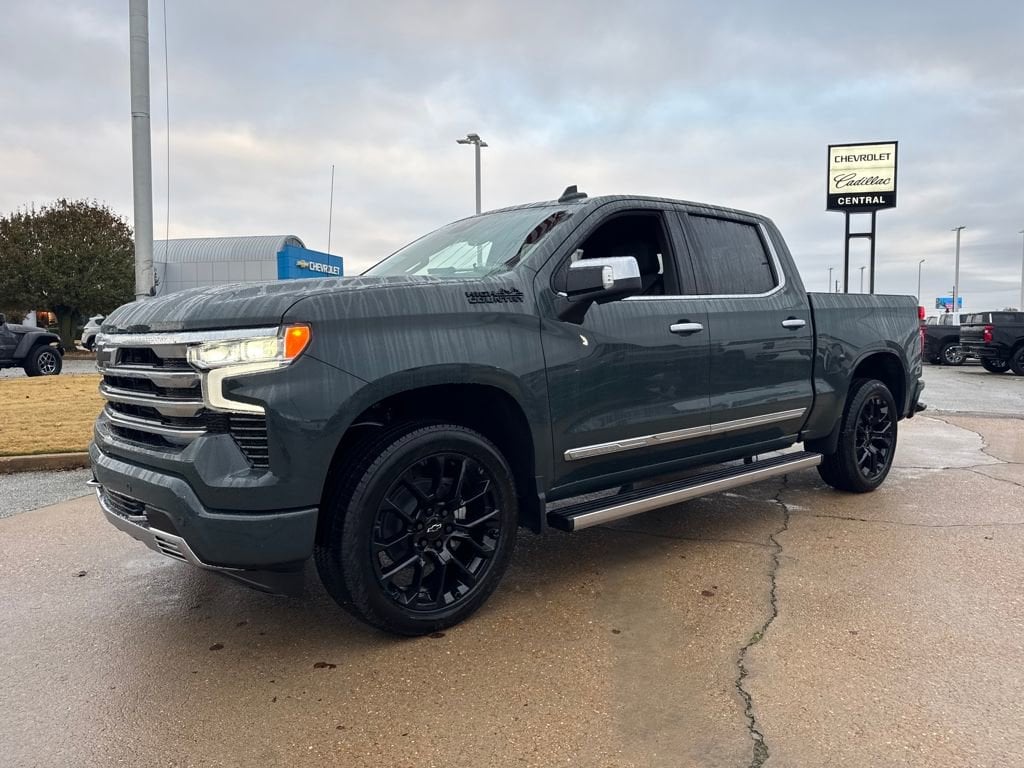 2026 Chevrolet Silverado High Country's photo