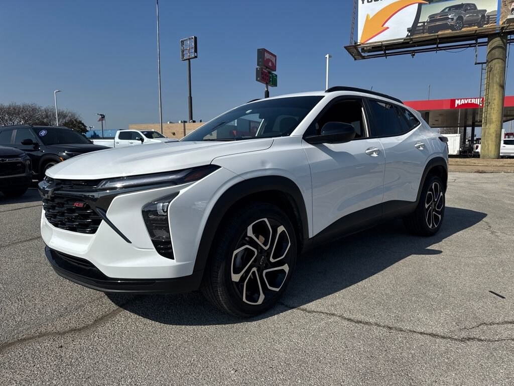 Used 2025 Chevrolet Trax 2RS SUV