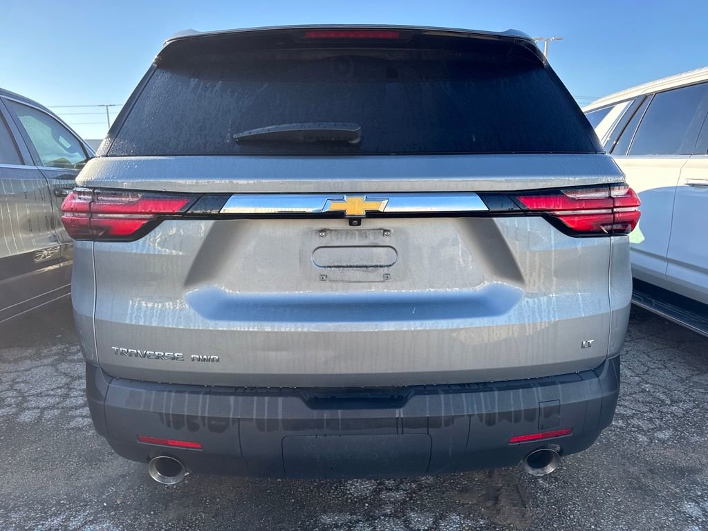 2023 Chevrolet Traverse Cloth photo 2