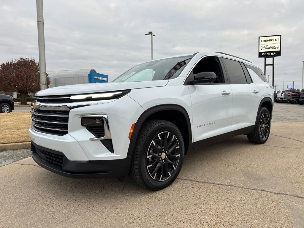 2026 Chevrolet Traverse LT's photo