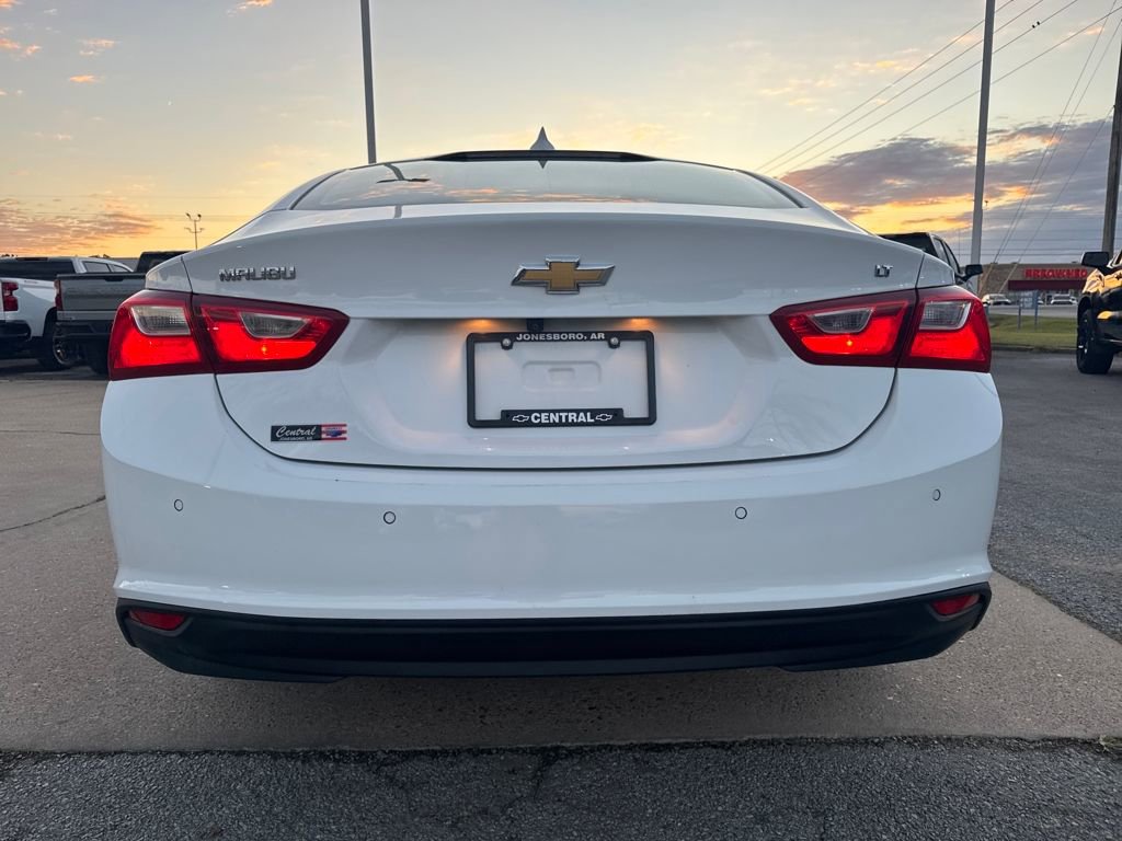 2024 Chevrolet Malibu 1LT photo 3