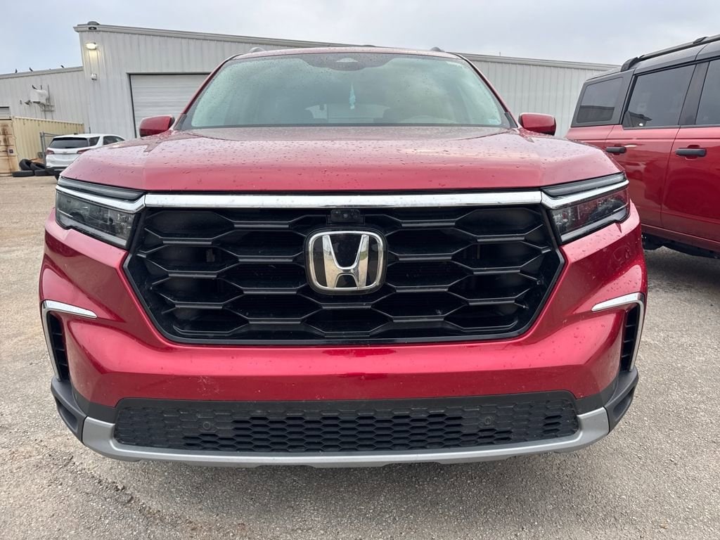 Used 2025 Honda Pilot Elite