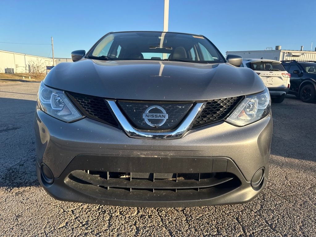 2019 Nissan Rogue Sport S photo 2