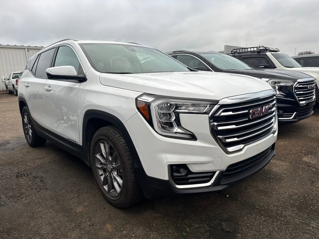 Used 2024 GMC Terrain SLT SUV
