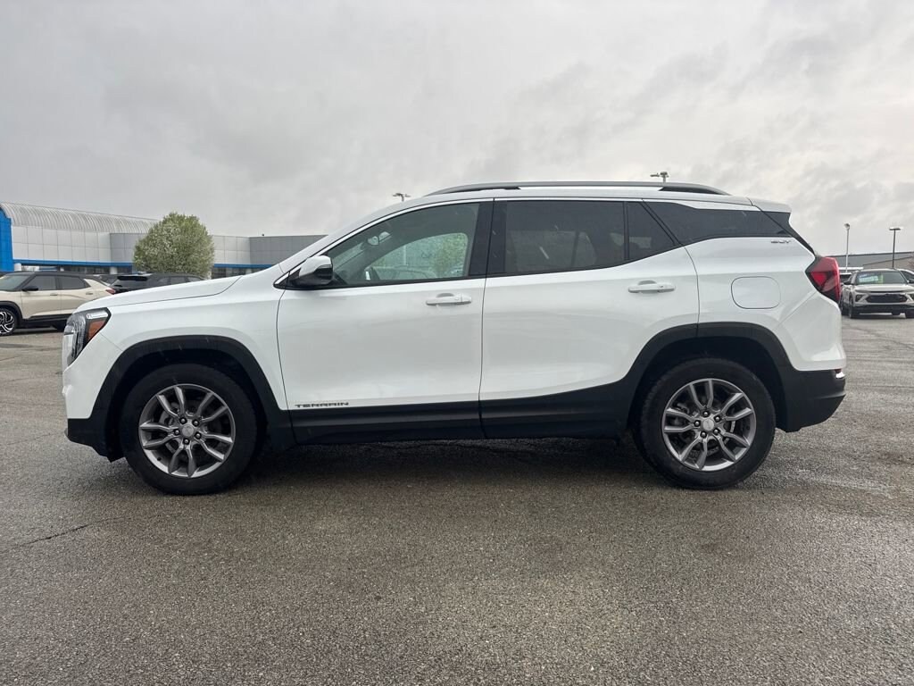 Used 2024 GMC Terrain SLT SUV