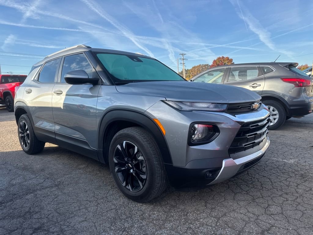 2023 Chevrolet Trailblazer LT photo 2