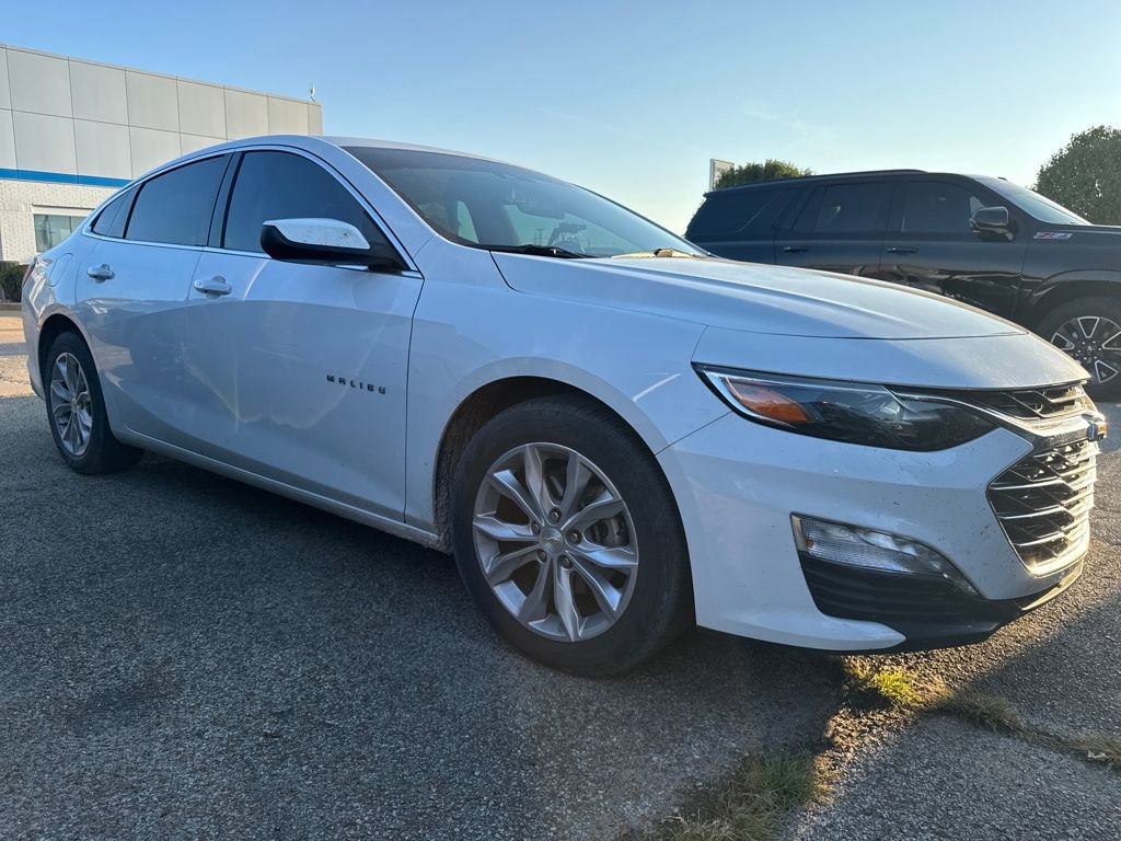 2023 Chevrolet Malibu 1LT photo 2