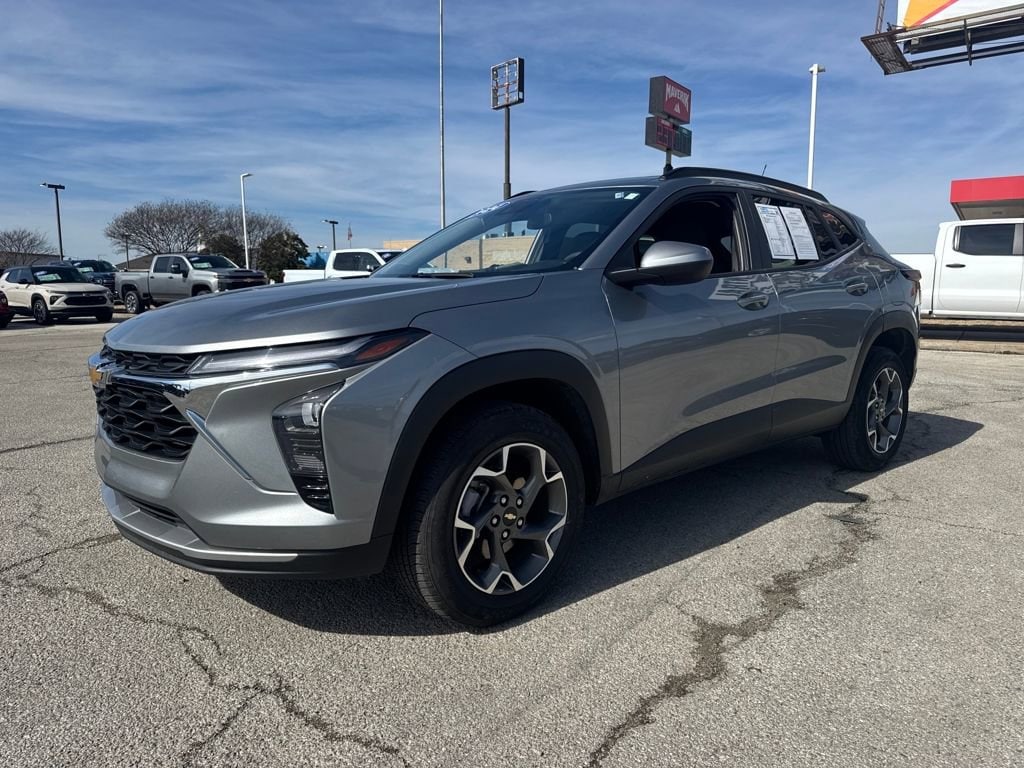 Used 2024 Chevrolet Trax LT SUV