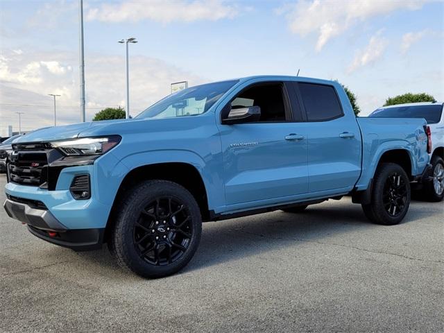 2025 Chevrolet Colorado Z71 photo 2