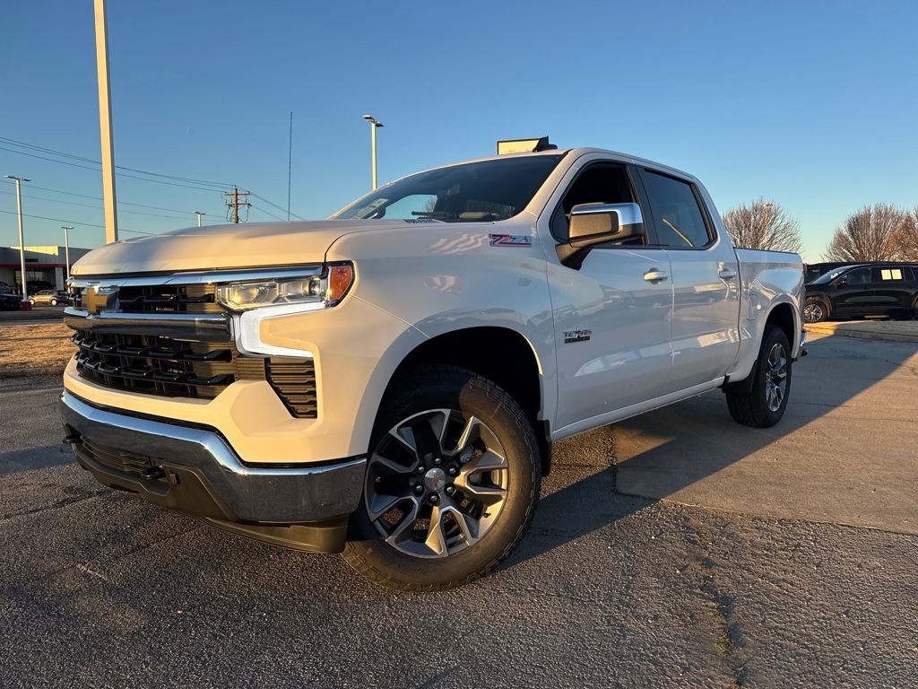 2026 Chevrolet Silverado LT's photo