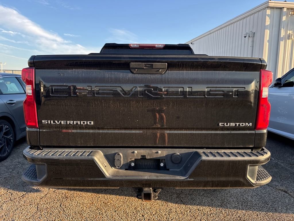 2020 Chevrolet Silverado 1500 Custom photo 3