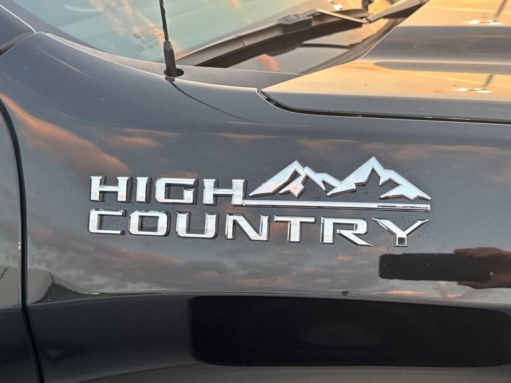 2024 Chevrolet Silverado 1500 High Country photo 3