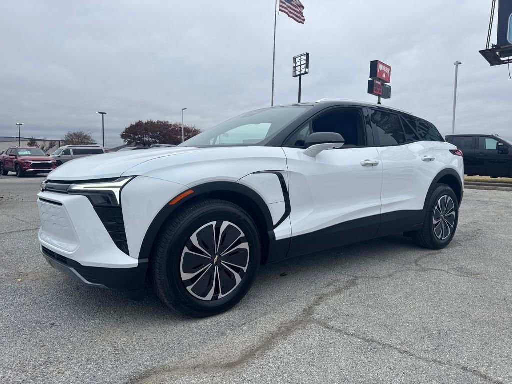 2026 Chevrolet Blazer EV LT's photo