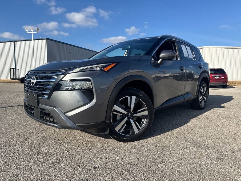 2024 Nissan Rogue SL's photo