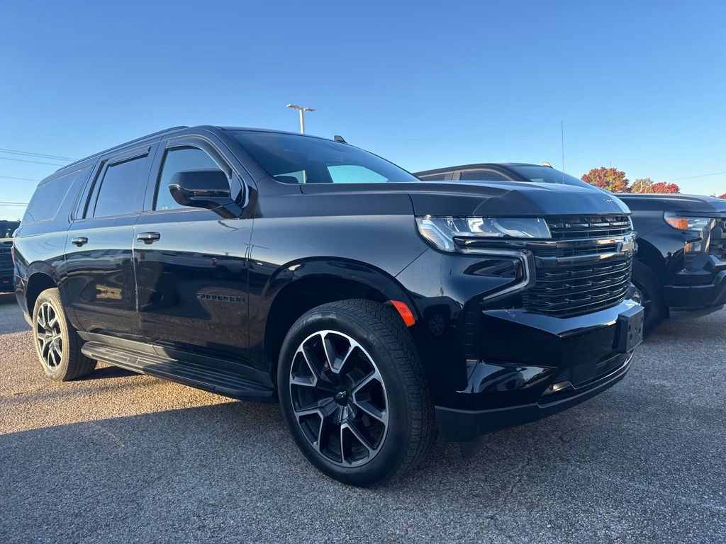 2021 Chevrolet Suburban RST photo 2