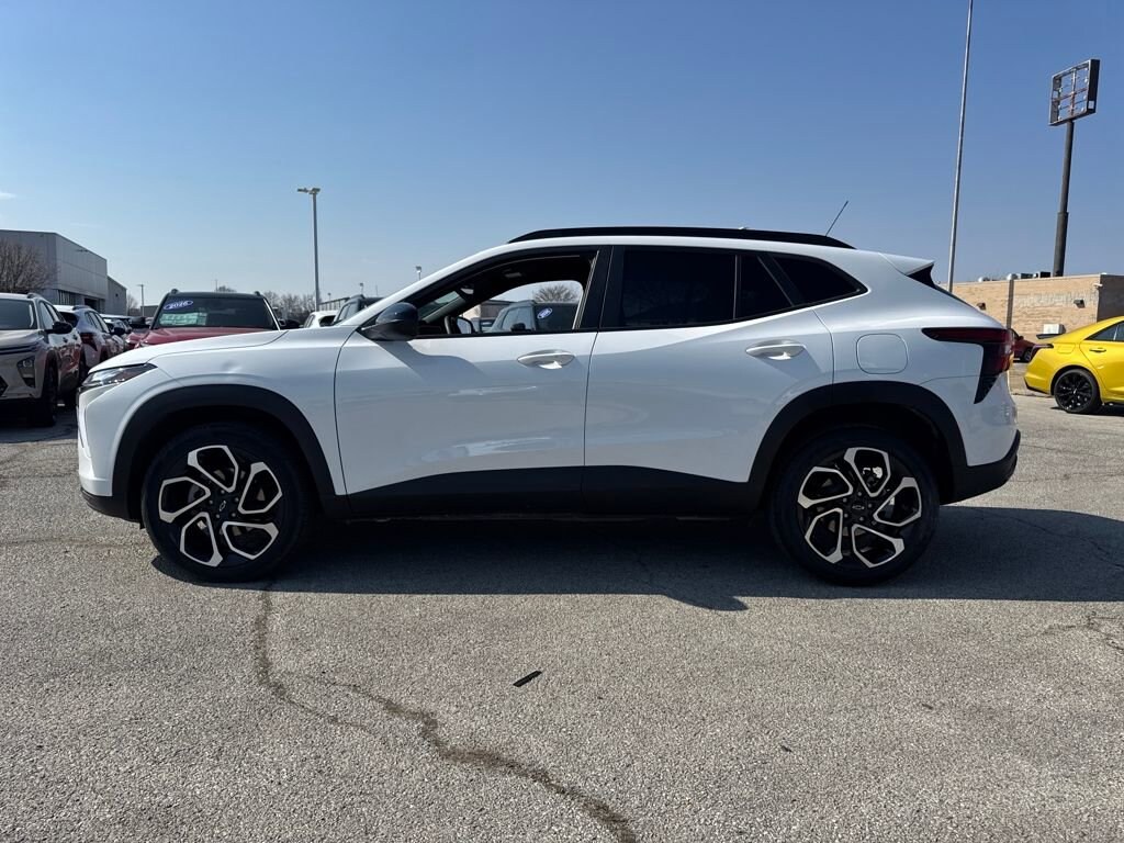 Used 2025 Chevrolet Trax 2RS SUV