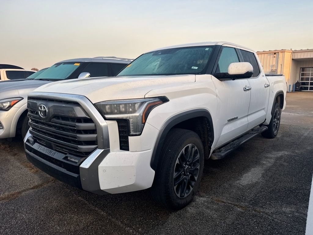 2024 Toyota Tundra Limited's photo