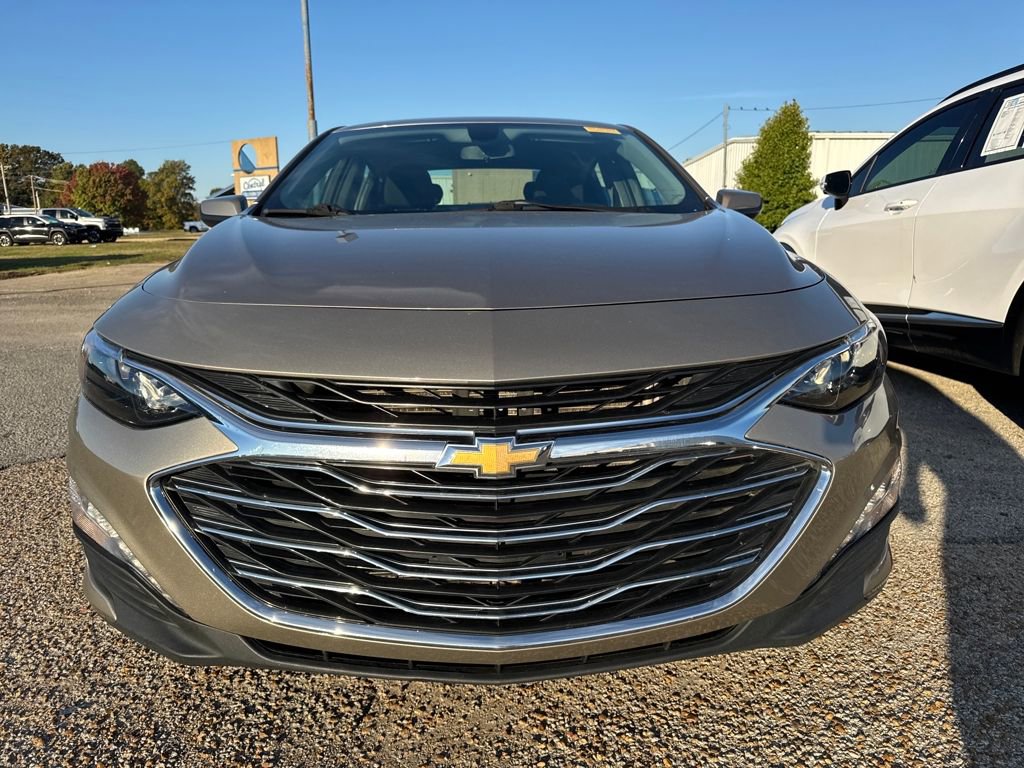 2022 Chevrolet Malibu 1LT photo 2