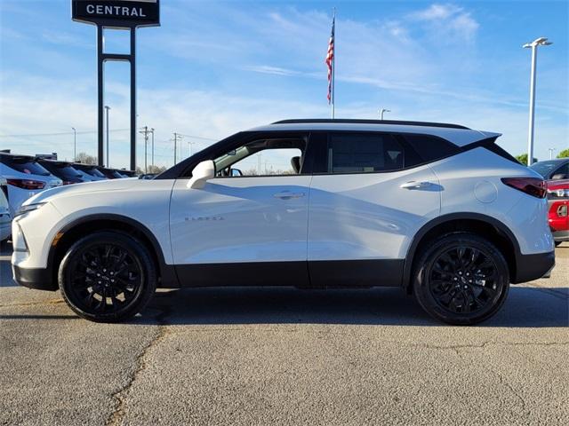 2025 Chevrolet Blazer 2LT photo 3