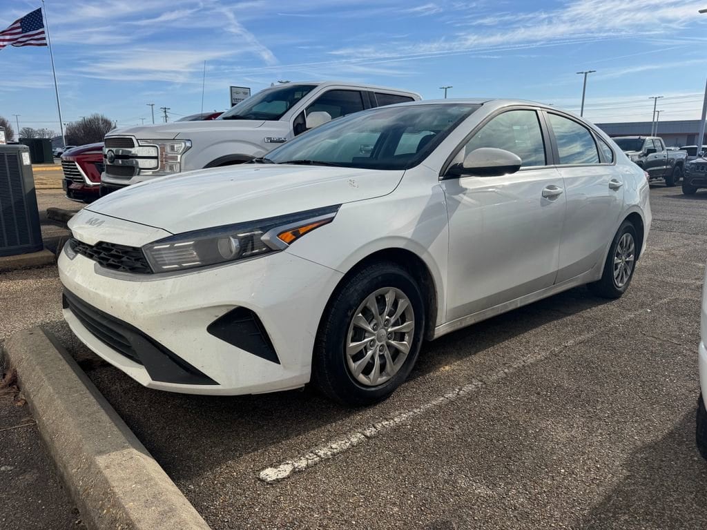 2024 Kia Forte LX's photo