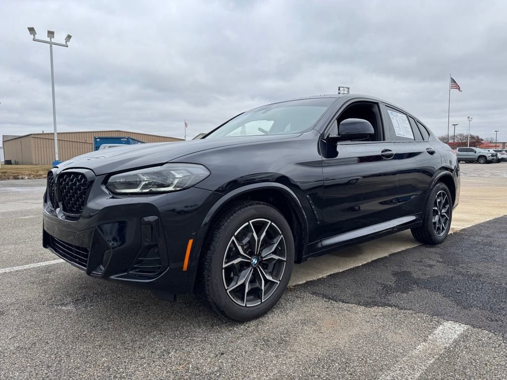 2025 BMW X4 30i's photo