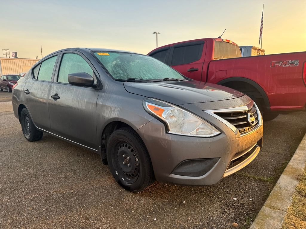 2018 Nissan Versa 1.6 Plus photo 3