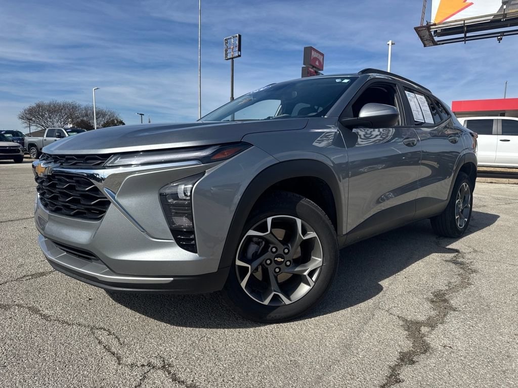 Used 2024 Chevrolet Trax LT SUV