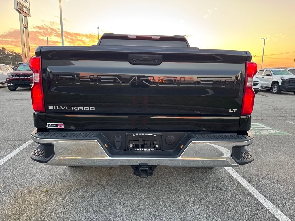 2025 Chevrolet Silverado 1500 LT photo 4