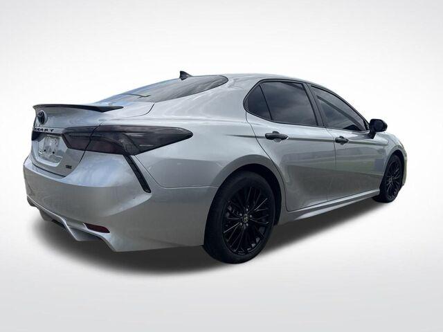 2022 Toyota Camry Hybrid SE photo 4