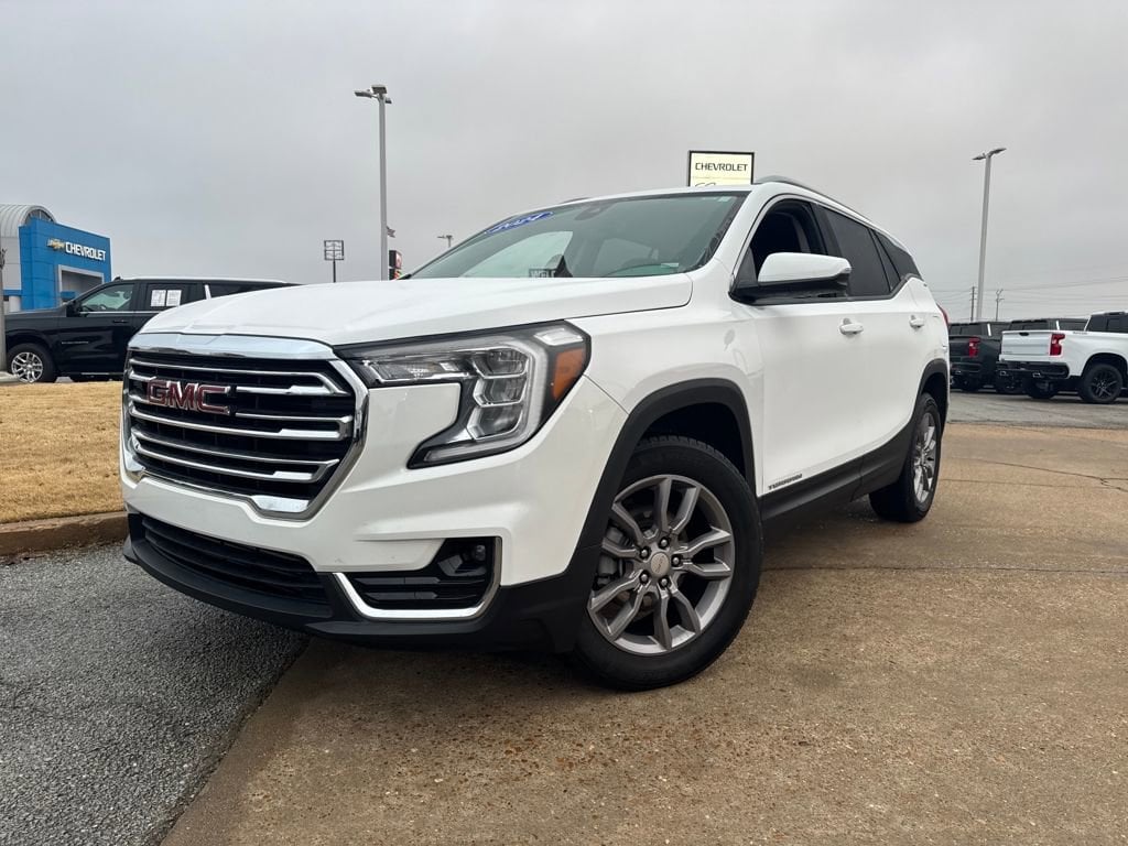 2024 GMC Terrain SLT's photo
