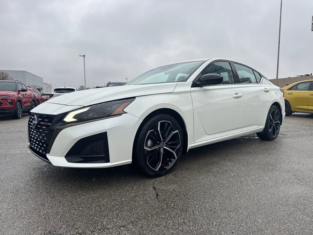 Used 2023 Nissan Altima 2.5 SR