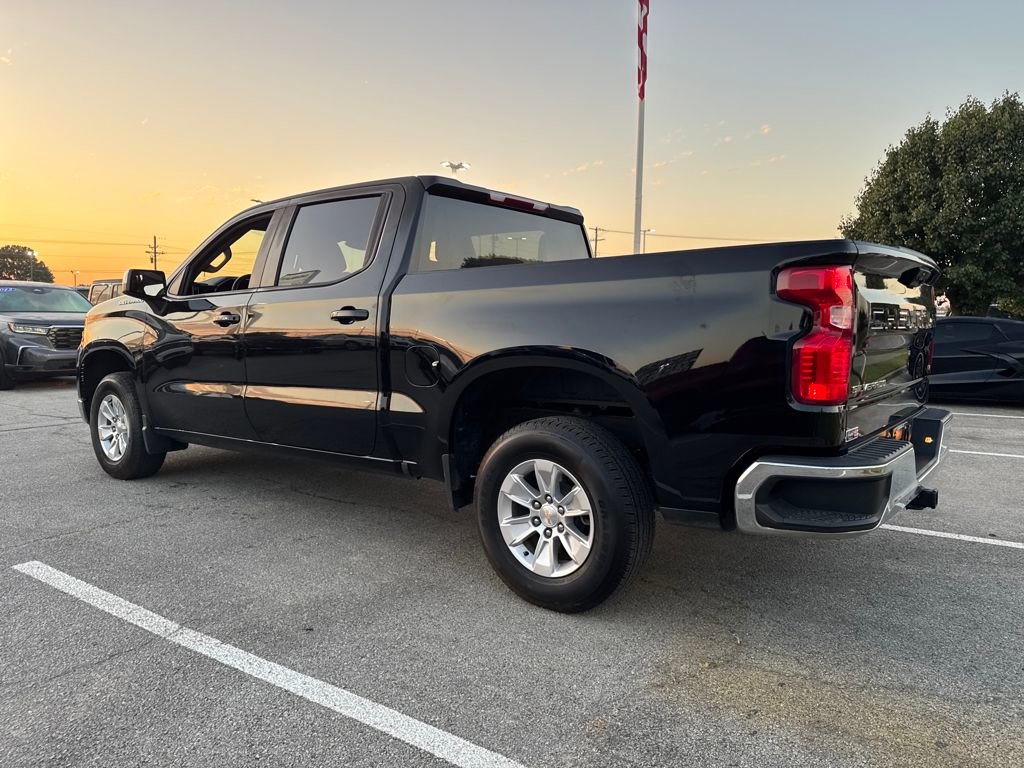 2025 Chevrolet Silverado 1500 LT photo 3