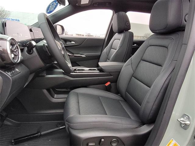 2025 Chevrolet Equinox LT photo 4