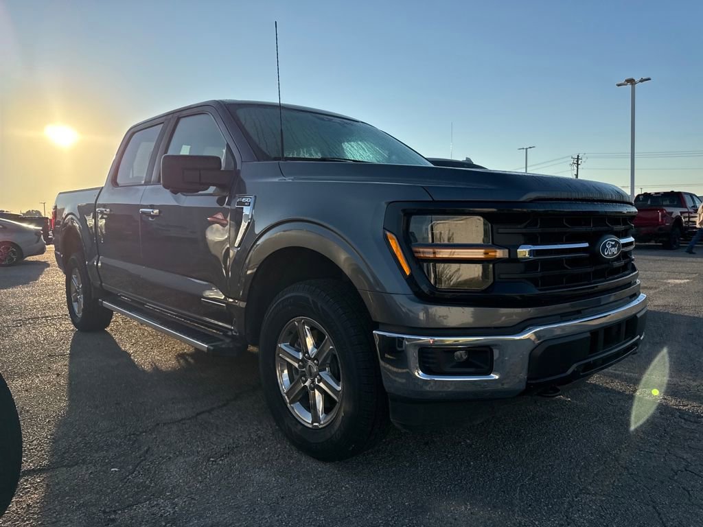2024 Ford F-150 XLT photo 3
