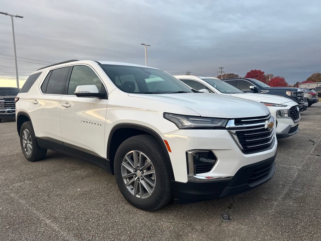 2023 Chevrolet Traverse 1LT photo 2