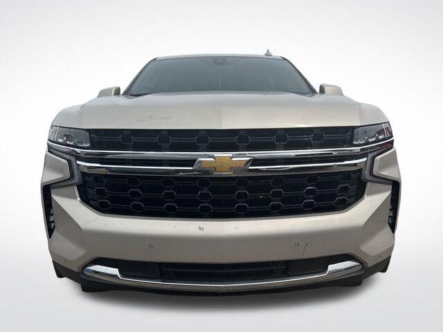 2021 Chevrolet Suburban LS photo 2