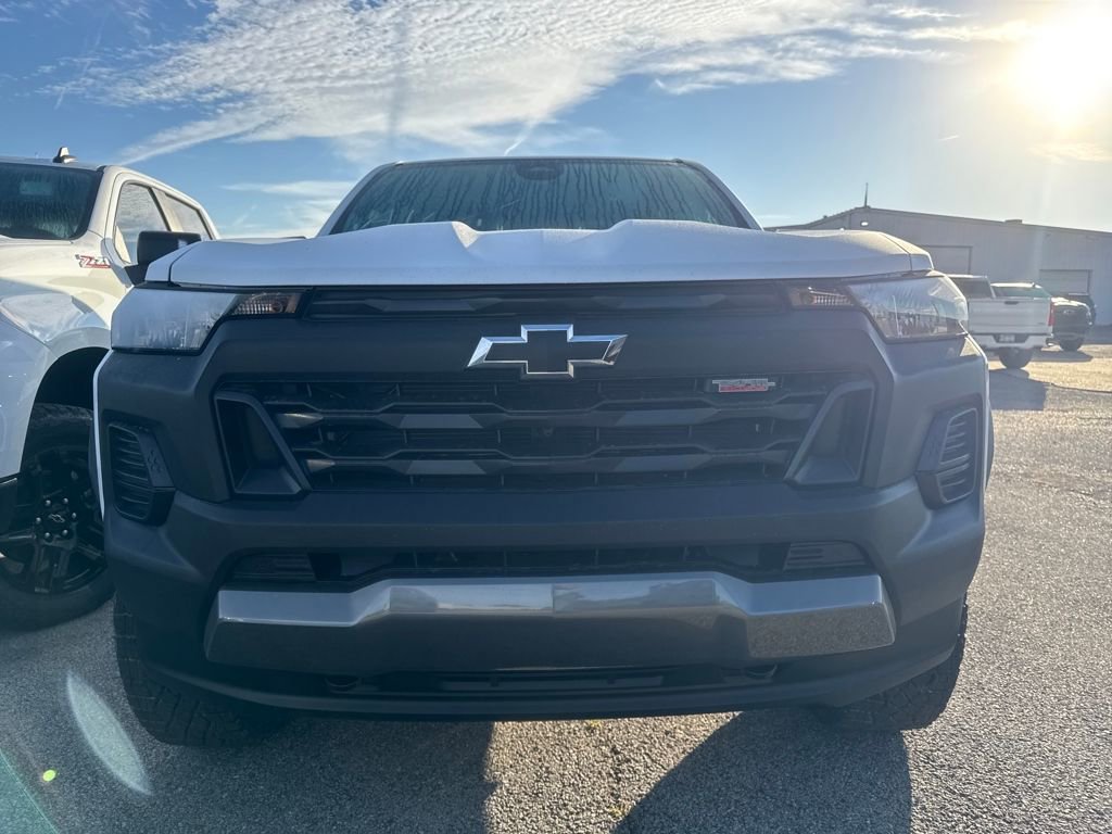 2026 Chevrolet Colorado Trail Boss photo 2