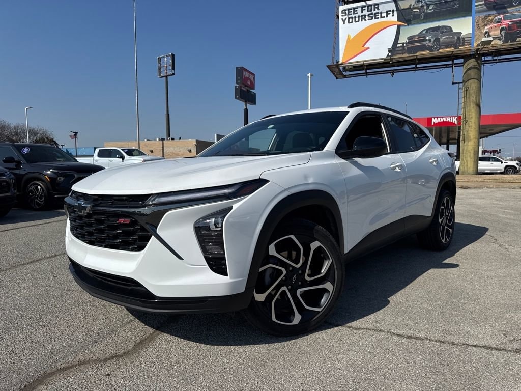 Used 2025 Chevrolet Trax 2RS SUV