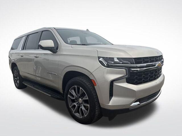 2021 Chevrolet Suburban LS photo 3